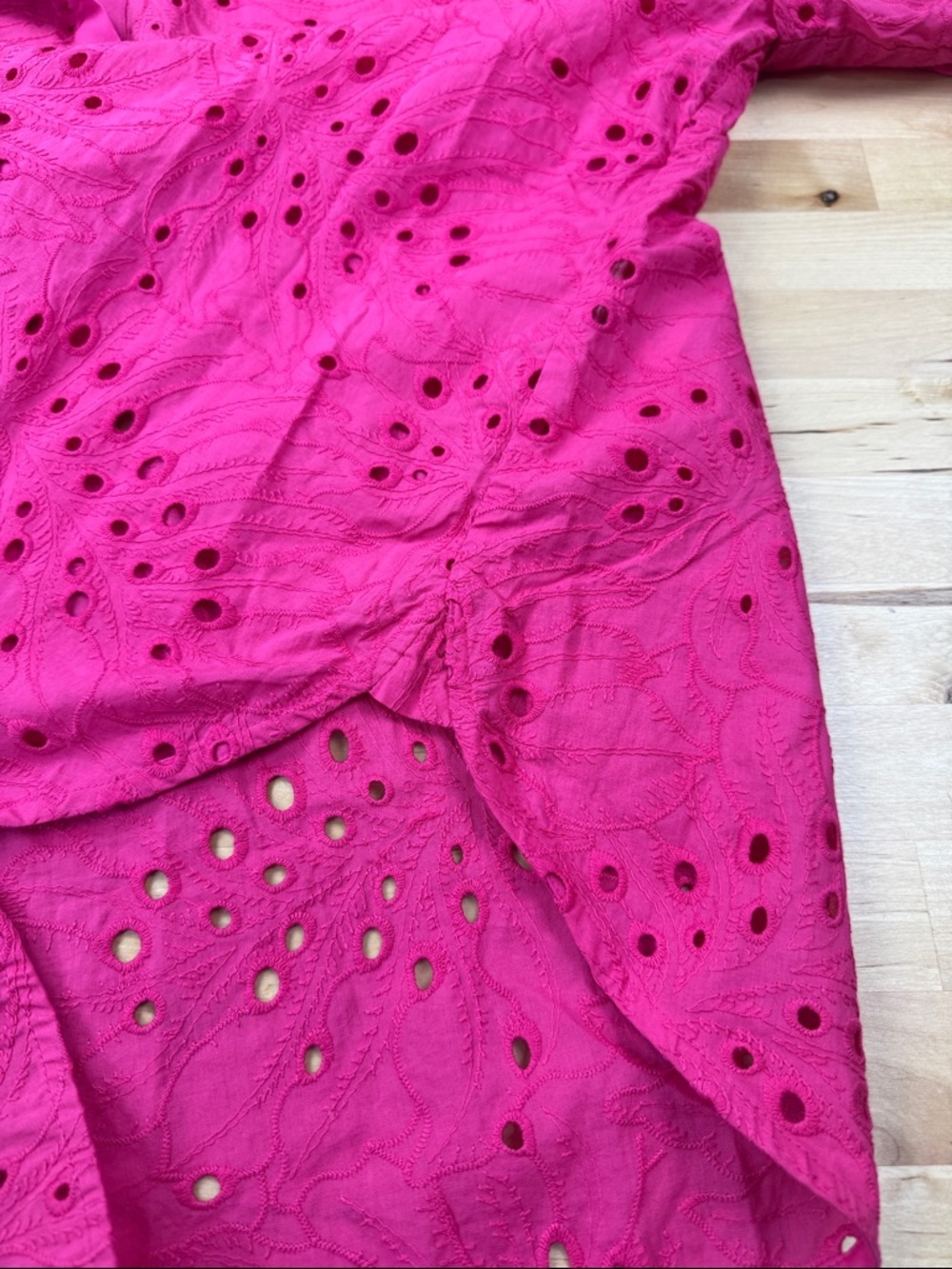 Chico's Pink Eyelet Cotton Button-Down Shirt Size 3 US 16 Smocked Cuffs - Picture 9 of 14